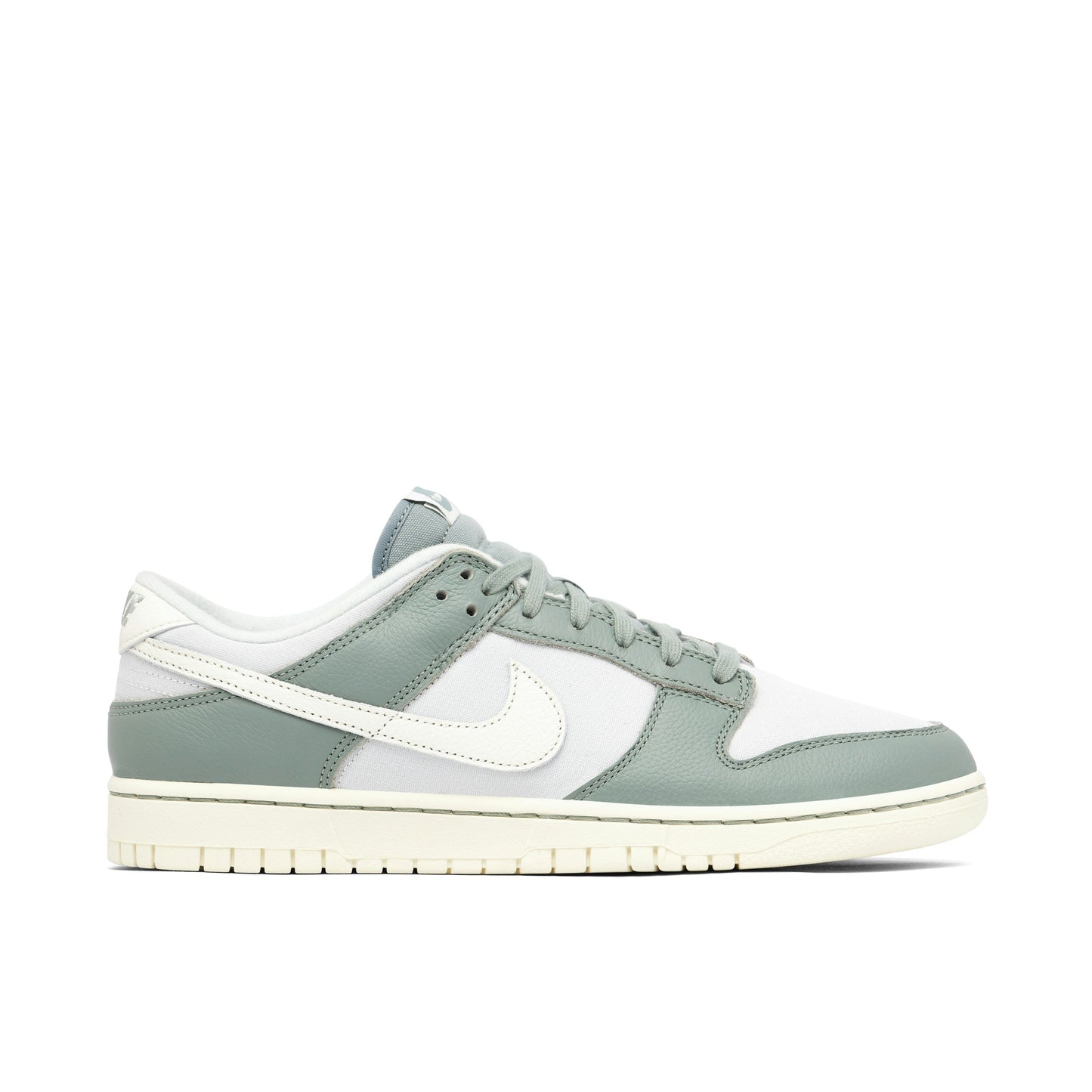 DUNK LOW ‘MICA GREEN' SIZE 11.5